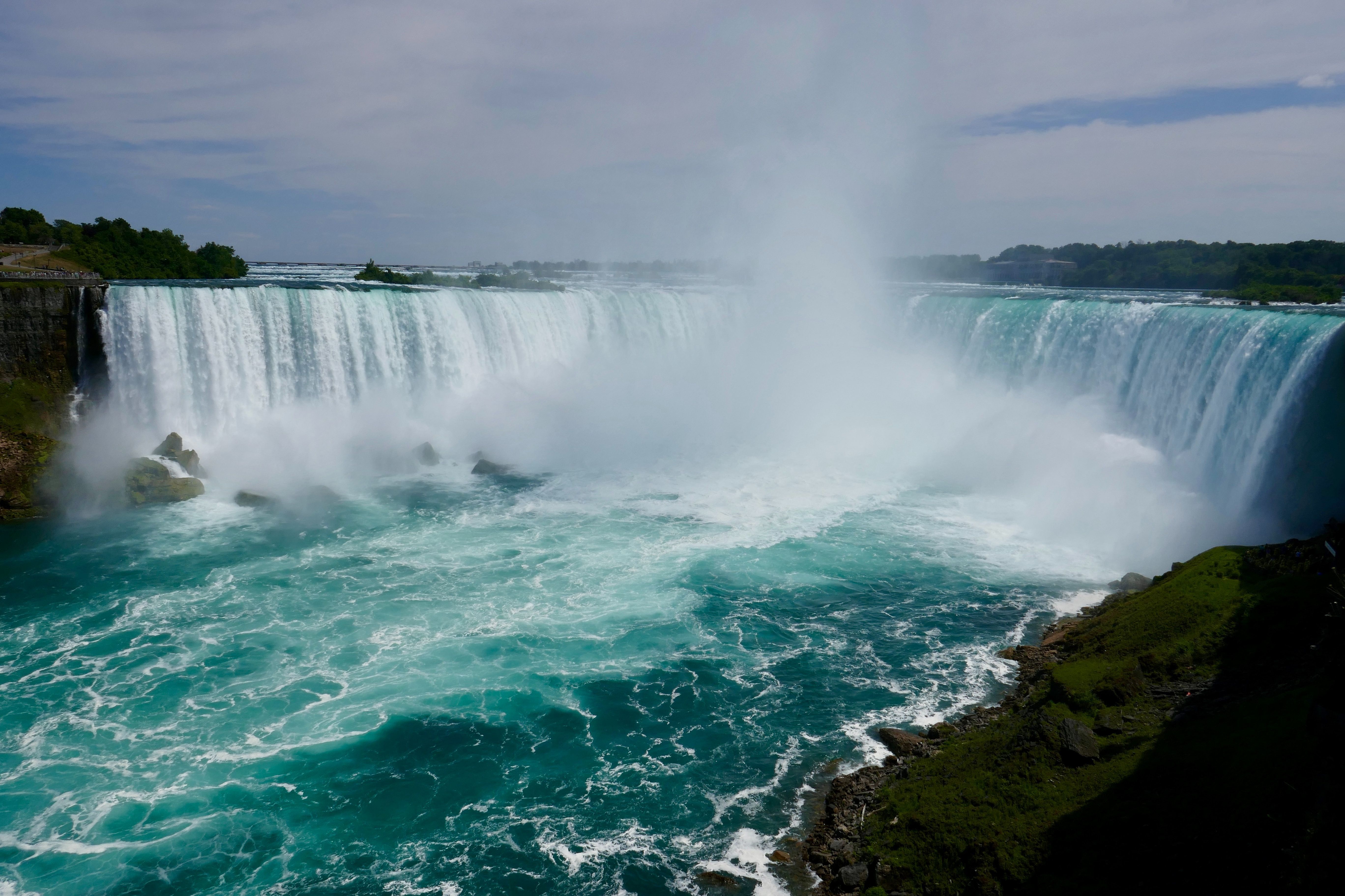 Cataratas do Niágara recebem 22,5 milhões de visitantes do mundo inteiro por ano / Unsplash