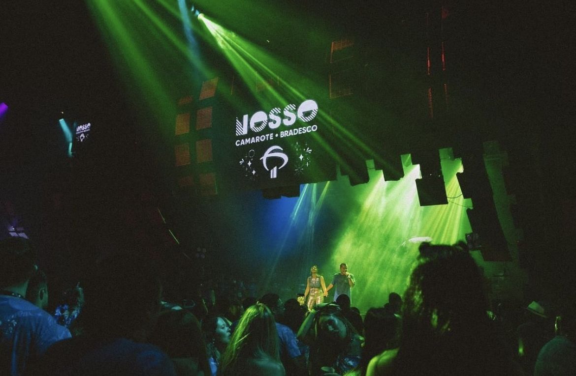 Nosso Camarote é próximo ao local onde os jurados ficam; sistema all inclusive e shows em 5 dias de festa estão garantidos / Reprodução/Instagram