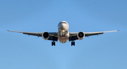 Avião em pouso