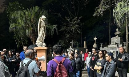 Cemitério da Consolação oferece passeio noturno "macabro" e repleto de histórias