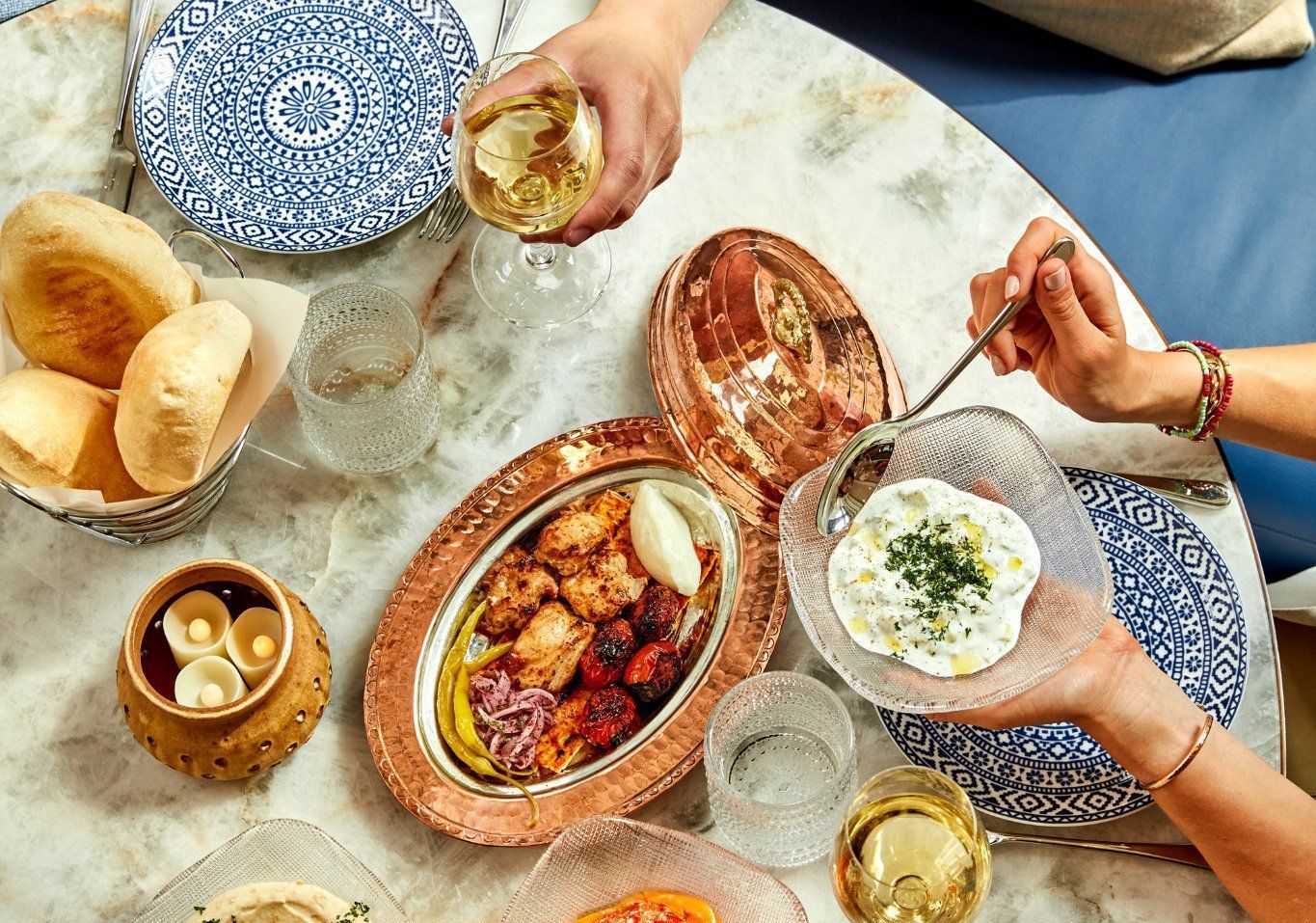 José Andrés reúne receitas turcas, gregas e libanesas em seu menu / Divulgação / Zaytinya