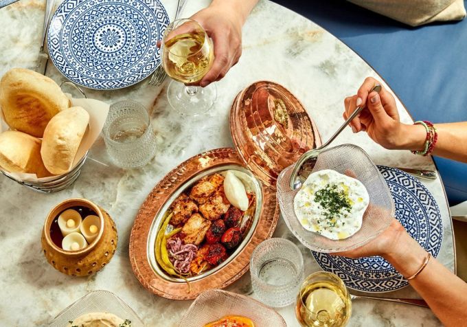 José Andrés reúne receitas turcas, gregas e libanesas em seu menu / Divulgação / Zaytinya
