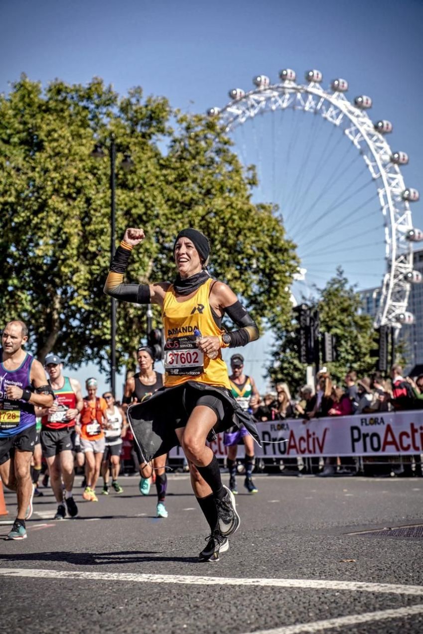 Amanda Sales já correu em nove maratonas pelo mundo e completará 40 anos correndo a prova olímpica de Paris / Arquivo pessoal