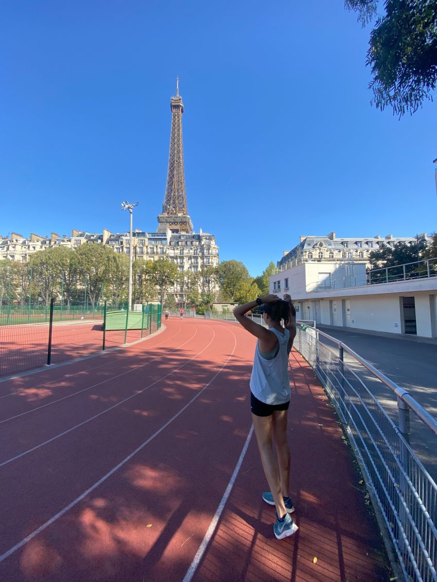 Mariana mora em Paris há dois anos e tem o privilégio de treinar com vista para pontos especiais da cidade. Muitos deles farão parte do trajeto da Maratona Olímpica / Arquivo pessoal