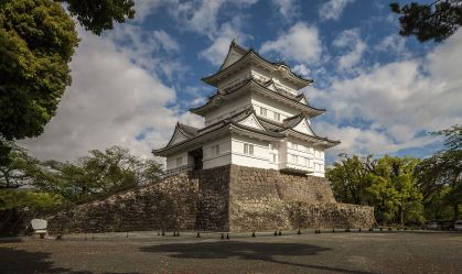 Castelo japonês convida viajantes a viverem um dia como imperadores