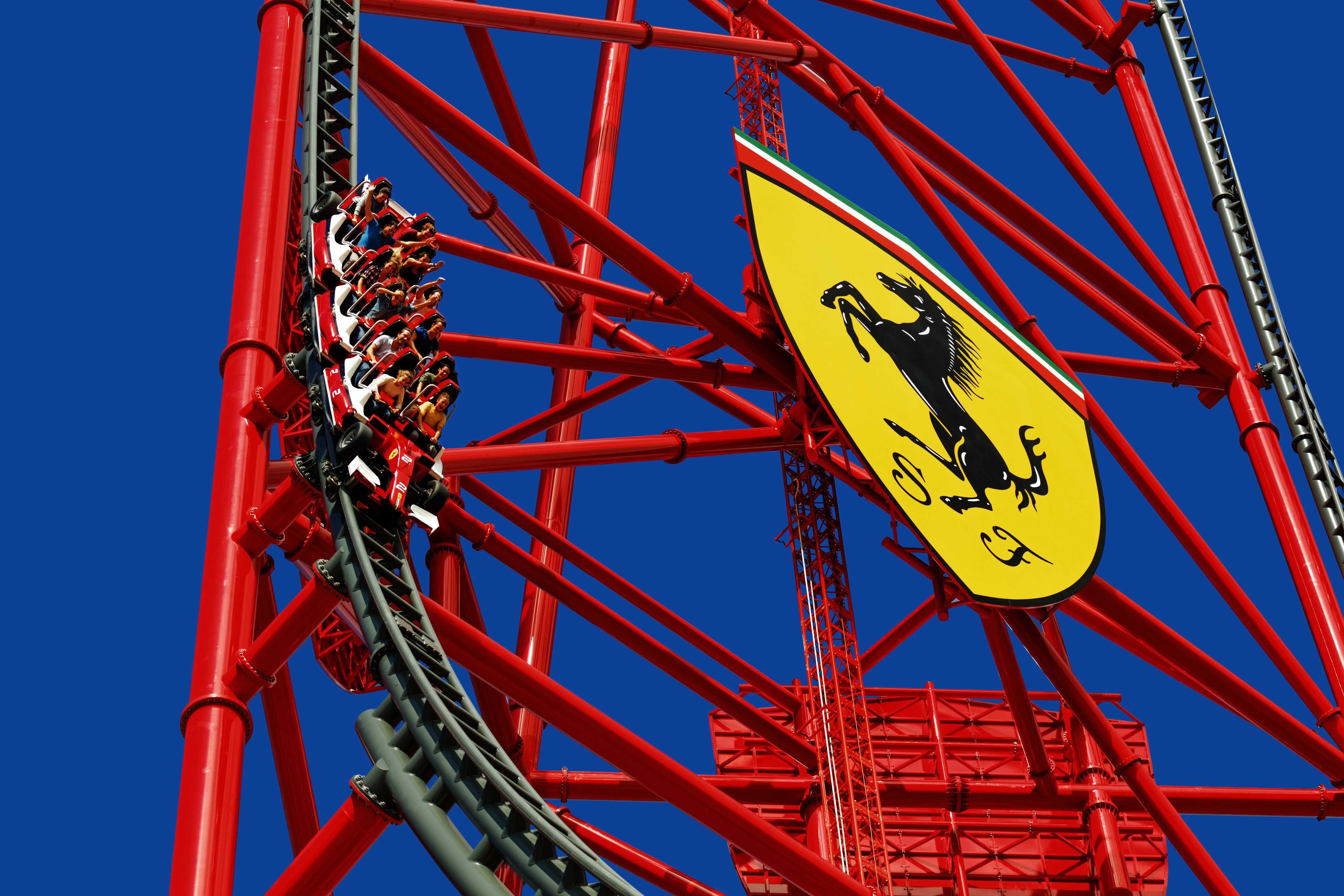 Montanha-russa Red Force, na Ferrari Land, na Espanha