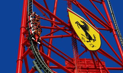 Montanha-russa mais alta e rápida da Europa fica em parque da Ferrari na Espanha