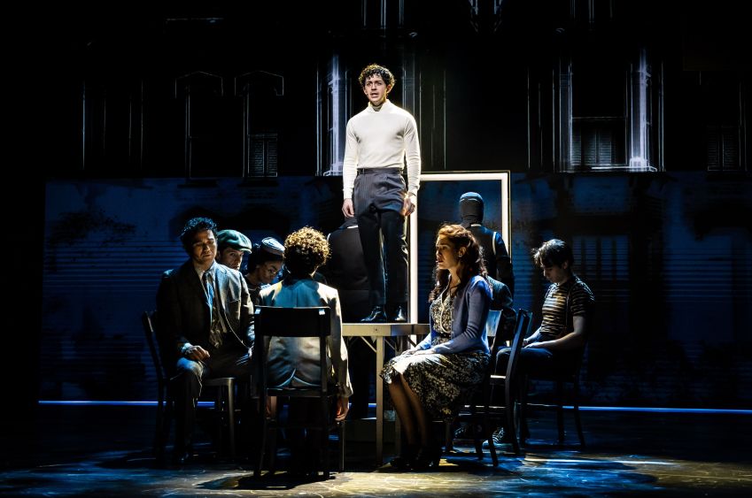 Cena do musical Tommy, que sai de Chicago para estrear na Broadway / Divulgação