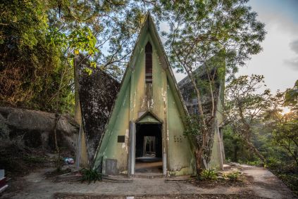 Templo hindu há muito abandonado em Queen's Hill, Fanling