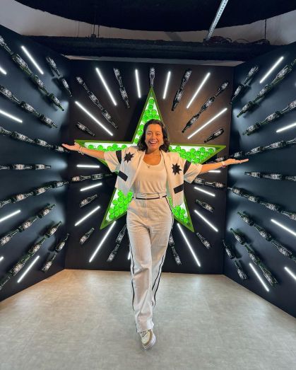 Daniela Filomeno participa do tour Inside the Star, na cervejaria da Heineken em Jacareí