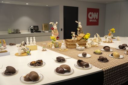 Mesa da degustação dos ovos de Páscoa do CNN Viagem & Gastronomia
