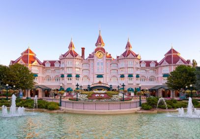 Fachada do Disneyland Hotel, em Paris