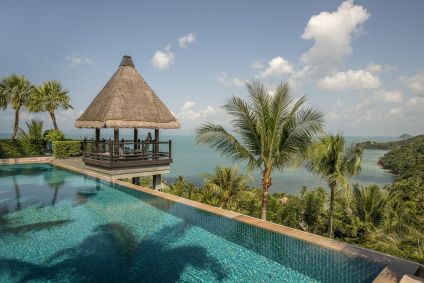 Piscina e mar do Four Seasons Resort Koh Samui, na Tailândia