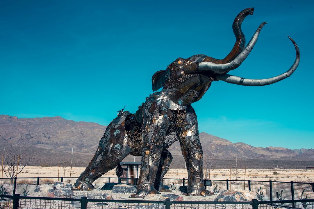 Escultura metalizada no Ice Age Fossils State Park, em Las Vegas