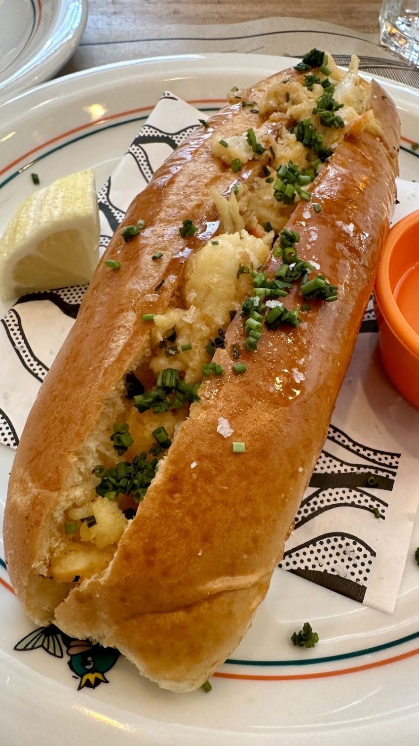 Lobster Roll do Notorious Fish tem produção limitada por dia / Tina Bini