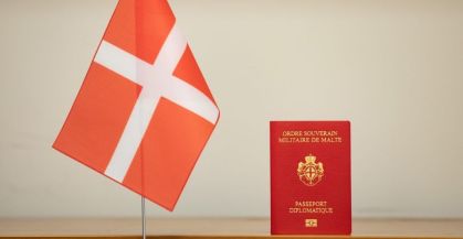 A Ordem Militar Soberana de Malta mantém relações diplomáticas plenas com 113 Estados, que aceitam os passaportes diplomáticos como documento de viagem válido.