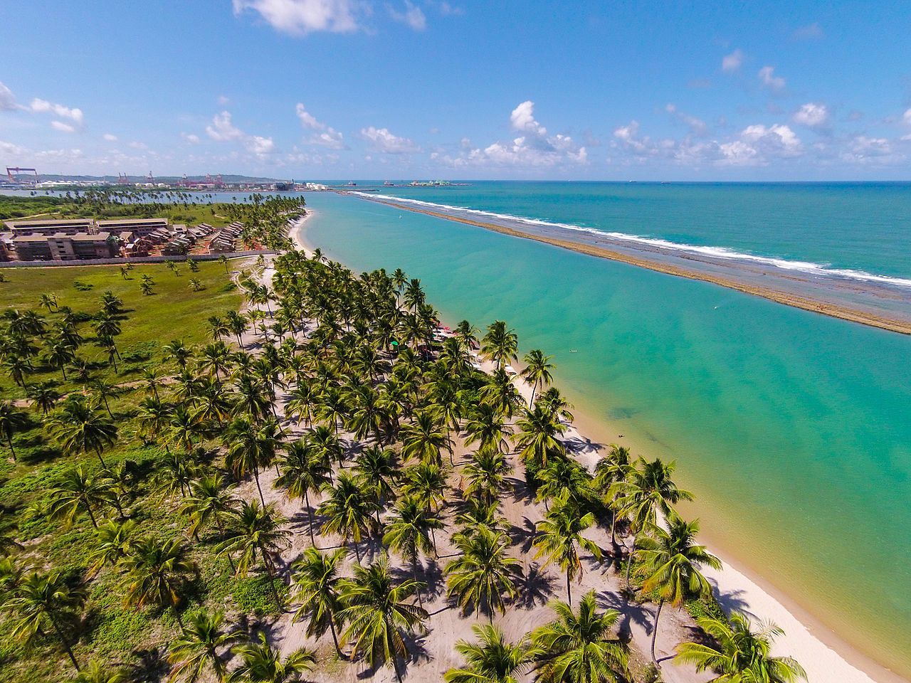 Praia de Muro Alto, em Pernambuco
