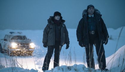 Jodie Foster e Kali Reis como as personagens Danvers e Navarro em True Detective: Terra Noturna