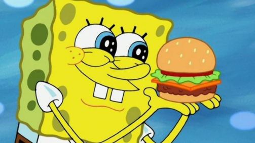 Personagem Bob Esponja com sanduíche na mão em cena do desenho animado