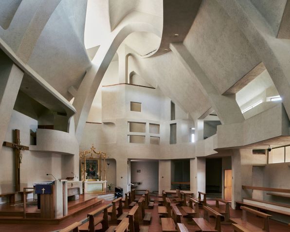 A igreja católica romana do Santuário della Beata Vergine della Consolazione em San Marino, projetada por Giovanni Michelucci e concluída em 1967. / Jamie McGregor Smith via CNN Newsource