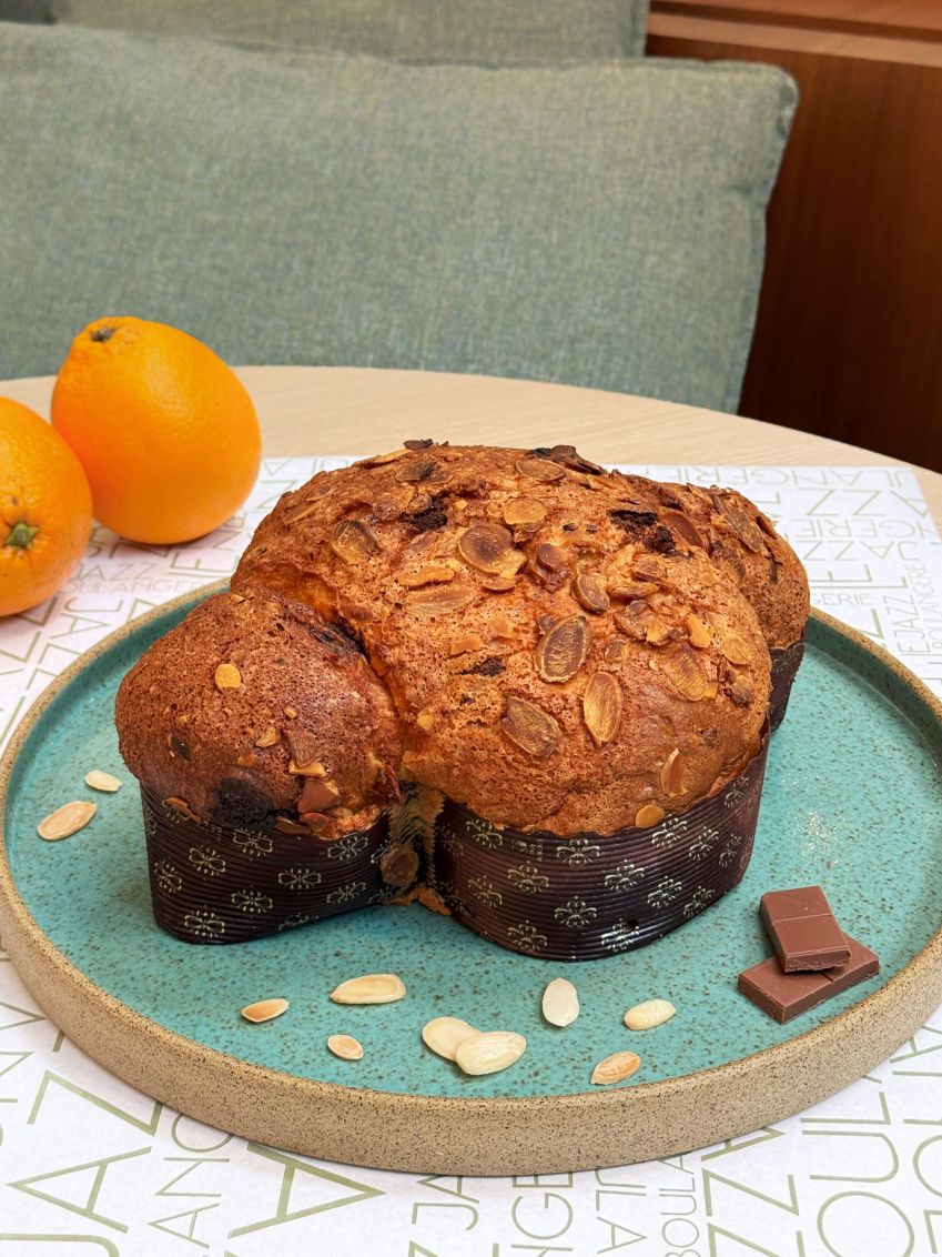 Colomba da Le Jazz leva no recheio laranja confit, chocolate e amêndoas / Lucas Terribili