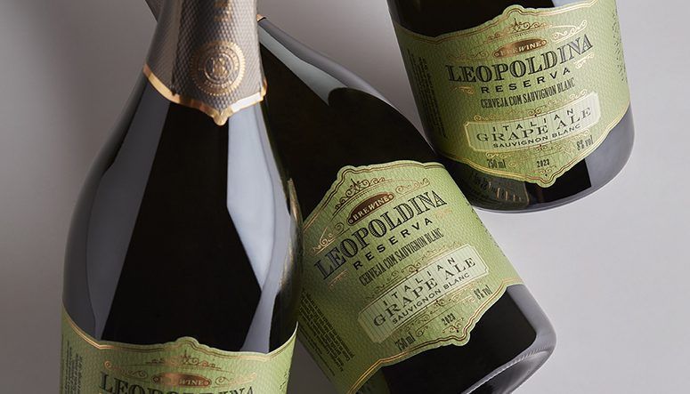 Com aromas potentes de frutas frescas e alecrim, a cerveja é indicada para ser servida à mesa ao acompanhar pratos como massas com molhos leves ou frutos do mar./ Divulgação/Brewine Leopoldina