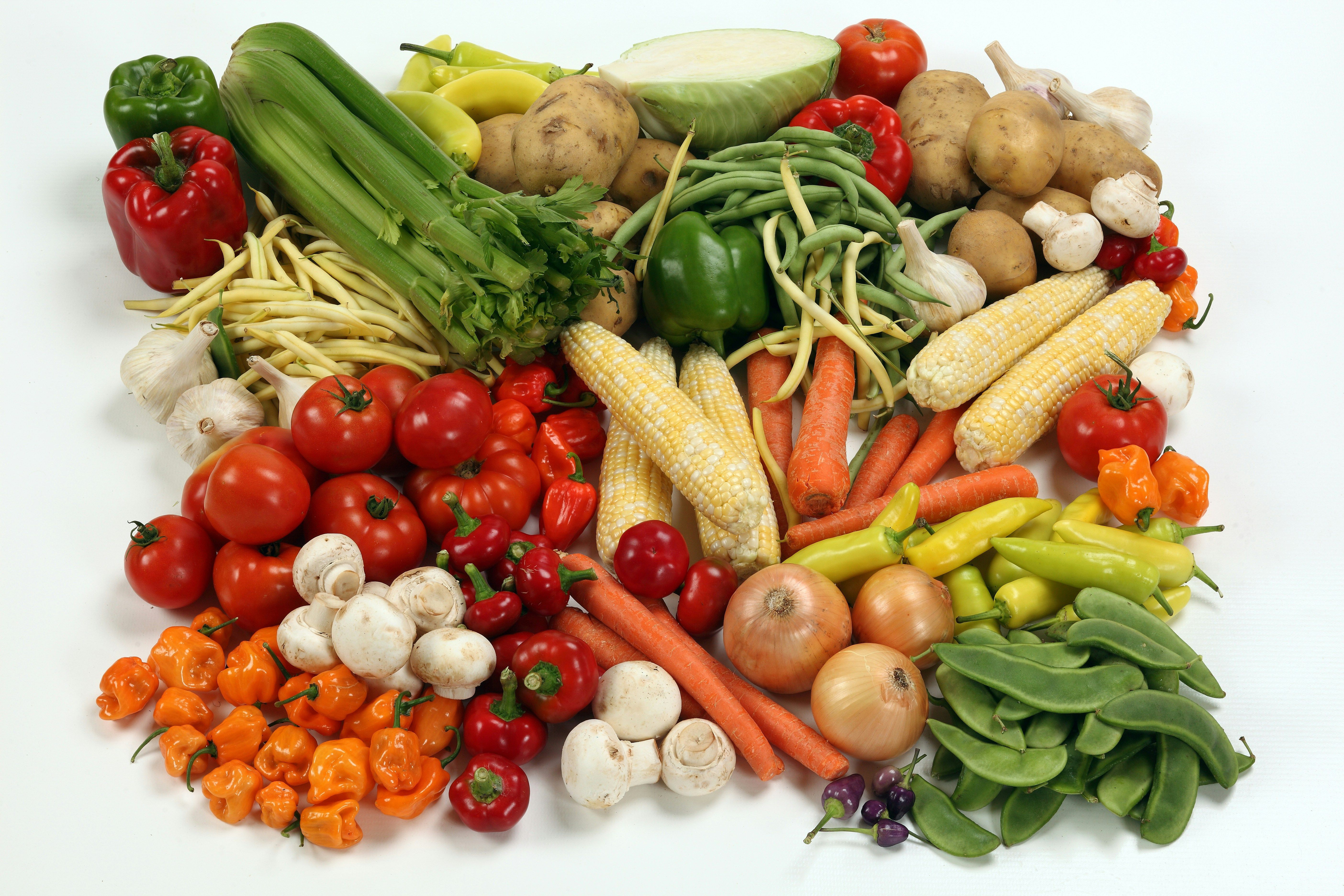 "Comer de tudo um pouco" é uma das premissas para uma alimentação saudável e equilibrada, com macro e micronutrientes no cardápio dividido entre os diversos grupos alimentares/ Unsplash