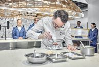 Conheça Paco Morales, chef à frente do três estrelas Michelin Noor, em Córdoba