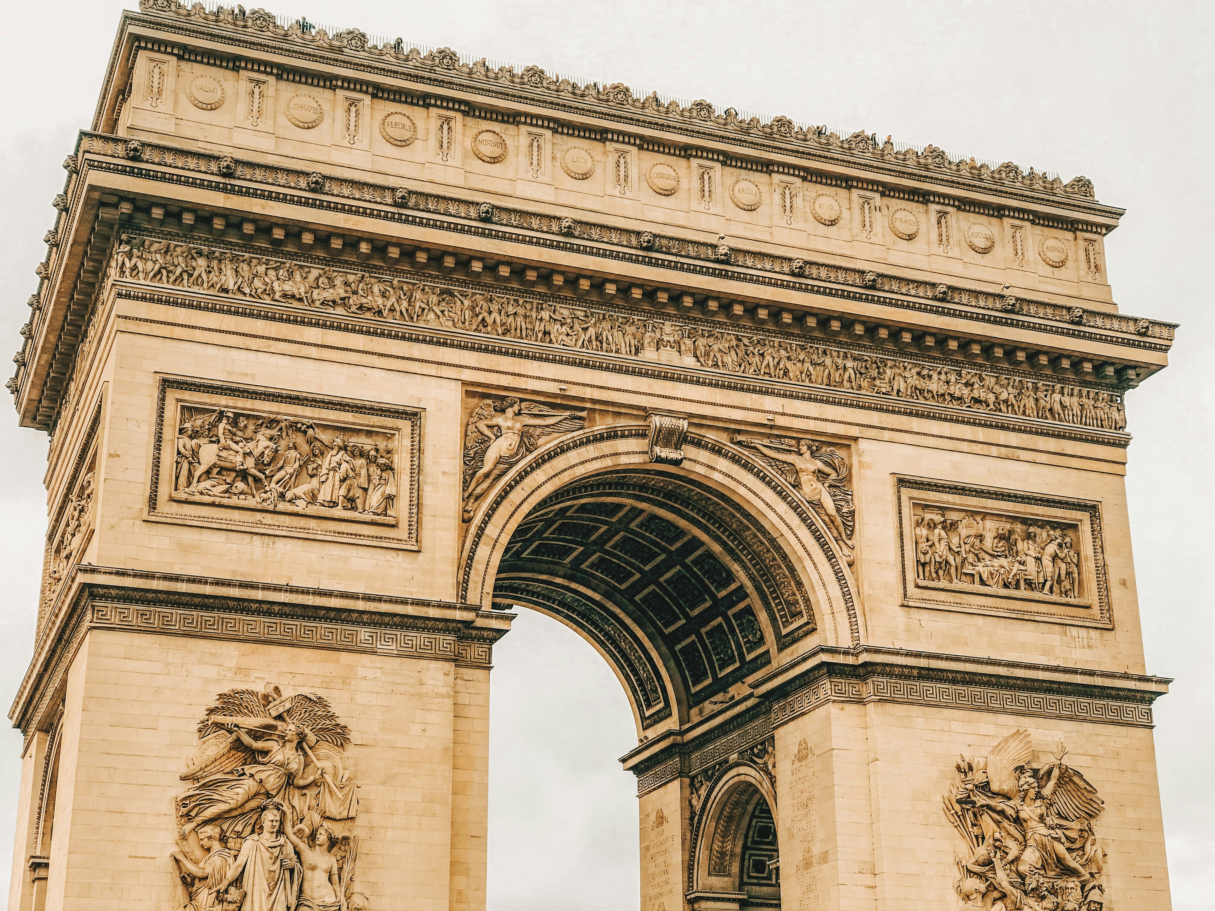 O Arco do Triunfo é um dos principais monumentos da França./Mat/Unsplash