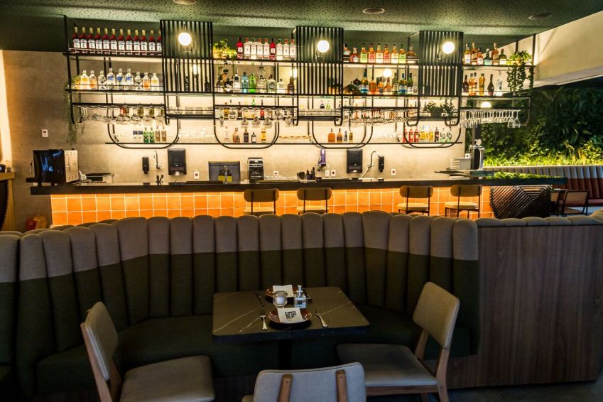 Ambiente do Boato Bar, no Itaim Bibi / Leo Feltran