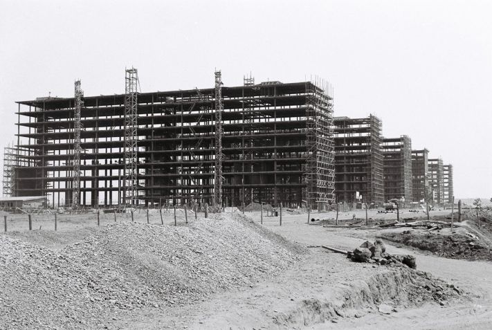 Construção dos edifícios ministeriais em Brasília em 1959 / Arquivo Público do DF