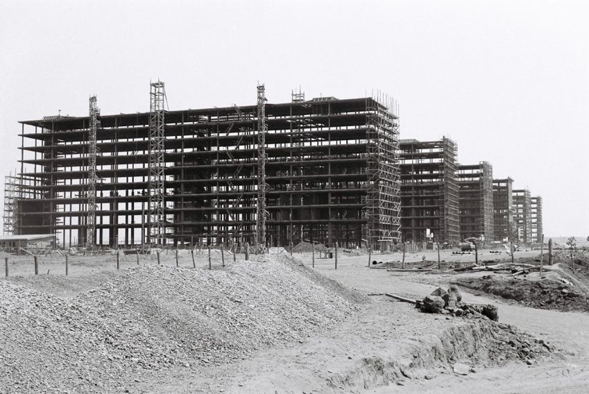 Construção dos edifícios ministeriais em Brasília em 1959 / Arquivo Público do DF