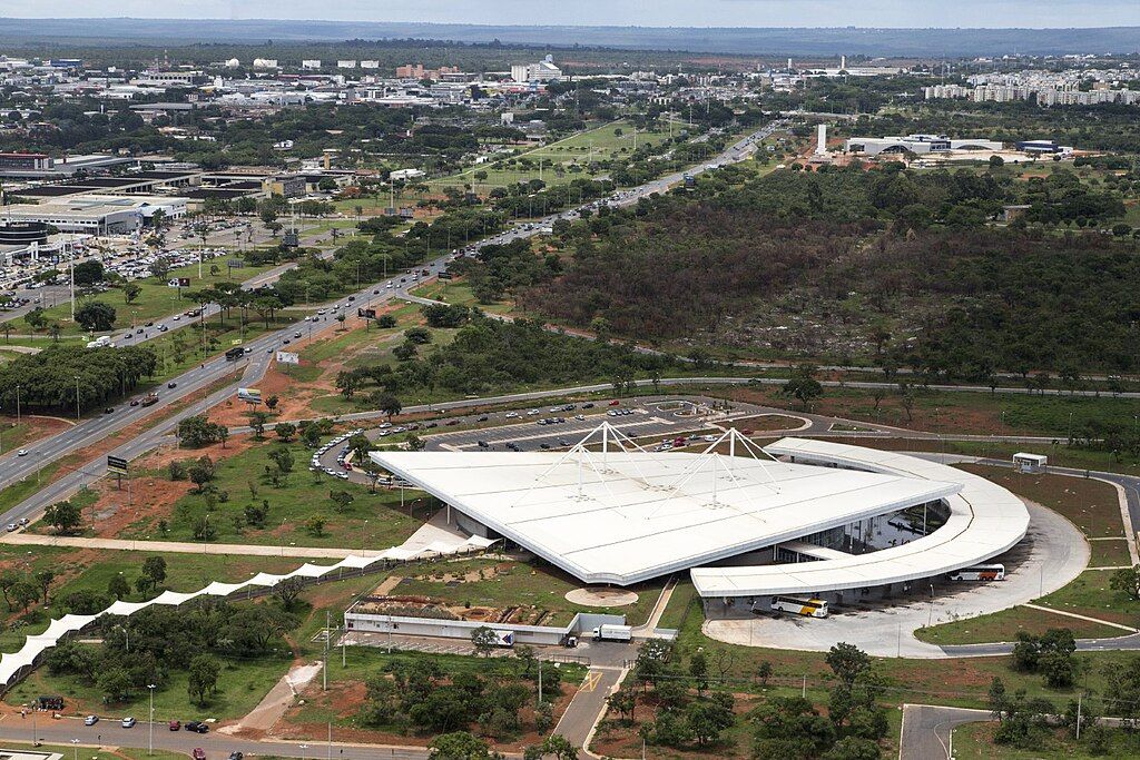 Imagem aérea da Rodoviária Interestadual de Brasília / Wikimedia Commons