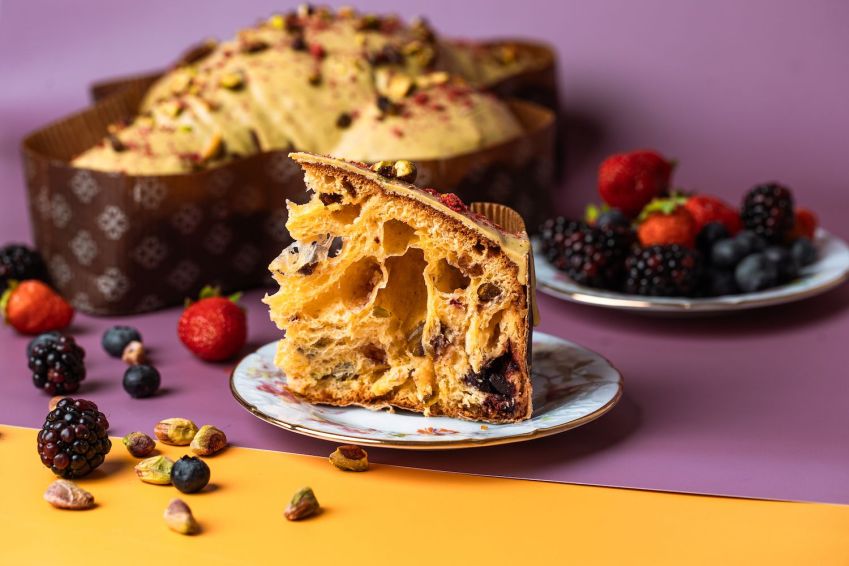 Colomba de Pistache com Frutas Vermelhas e Chocolate Branco da Zulcare / Amanda Francelino