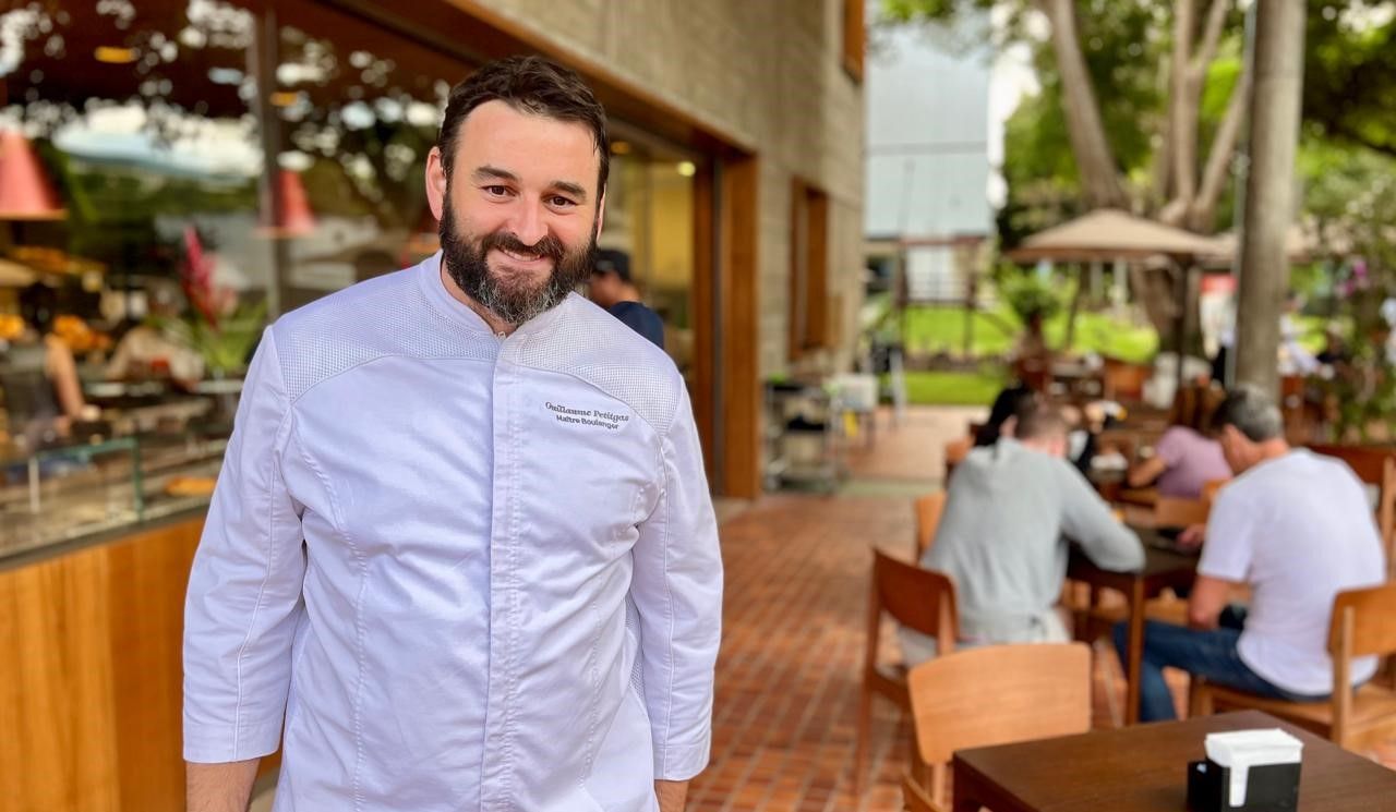 Chef Guillaume Petitgas em frente à nova casa do La Boulangerie