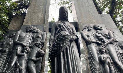 Cemitério São Paulo sedia visita mediada por obras de arte e esculturas