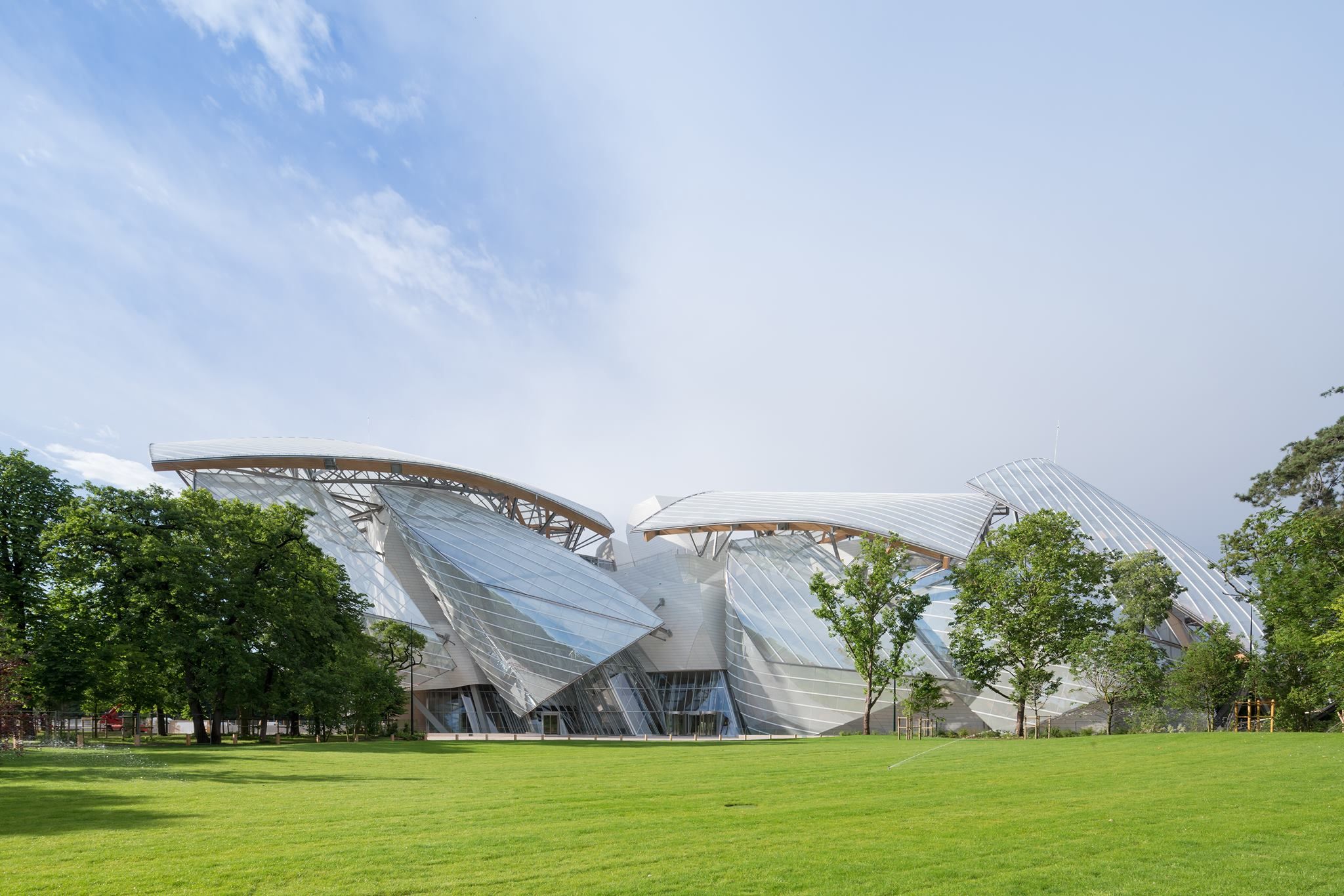 Fundação Louis Vuitton dedica-se à arte e cultura com obras de centenas artistas da França e do mundo / Iwan Baan