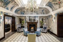 Detalhes do hall de entrada do Brown&#039;s Hotel, em Londres