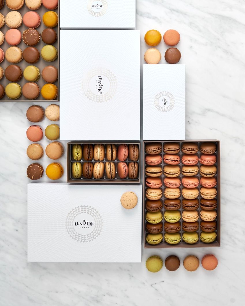Dentre delícias salgadas, mas principalmente doces, Lenôtre oferece macarons de diversos sabores nos menus de suas lojas na França - seis delas ficam em Paris / Reprodução Facebook
