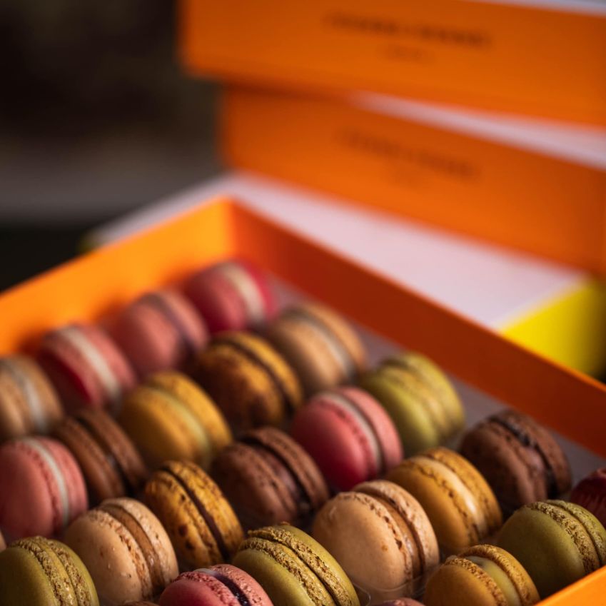 Um dos chefs chocolatiers mais famosos da França e do mundo também é conhecido por sua execução impecável de macarons / Reprodução Facebook