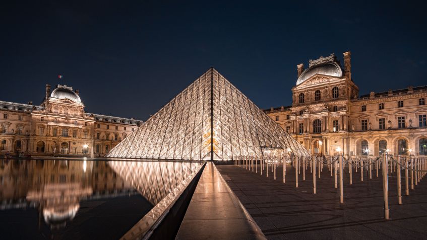 Museu do Louvre não é um passeio óbvio para crianças, mas algumas empresas fazem tour guiado focado nos pequenos • Unsplash