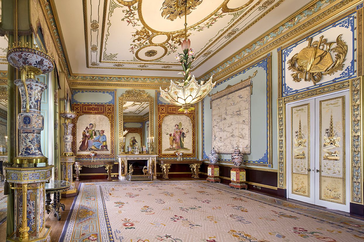 Interior do cômodo principal da Ala Leste do Palácio de Buckingham, em Londres