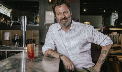 Premiada A Pizza da Mooca, em SP, ganha carta de drinques de Alê D'Agostino