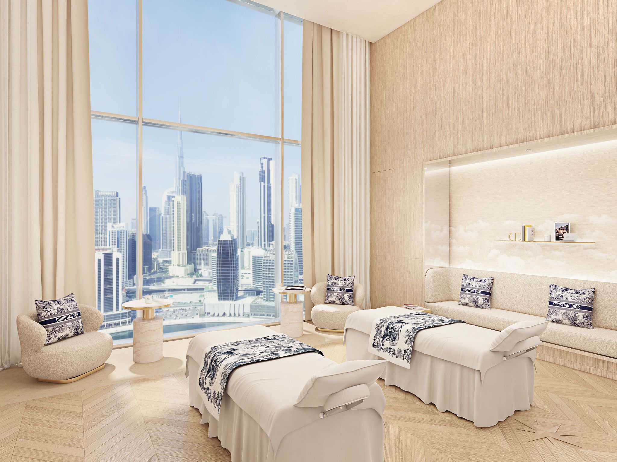 Interior de uma das salas de tratamento do Spa Dior em Dubai com vista para os arranha-céus da cidade