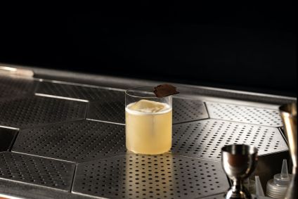 Drinque Ilha do medo, feito com cachaça, no premiado Tan Tan