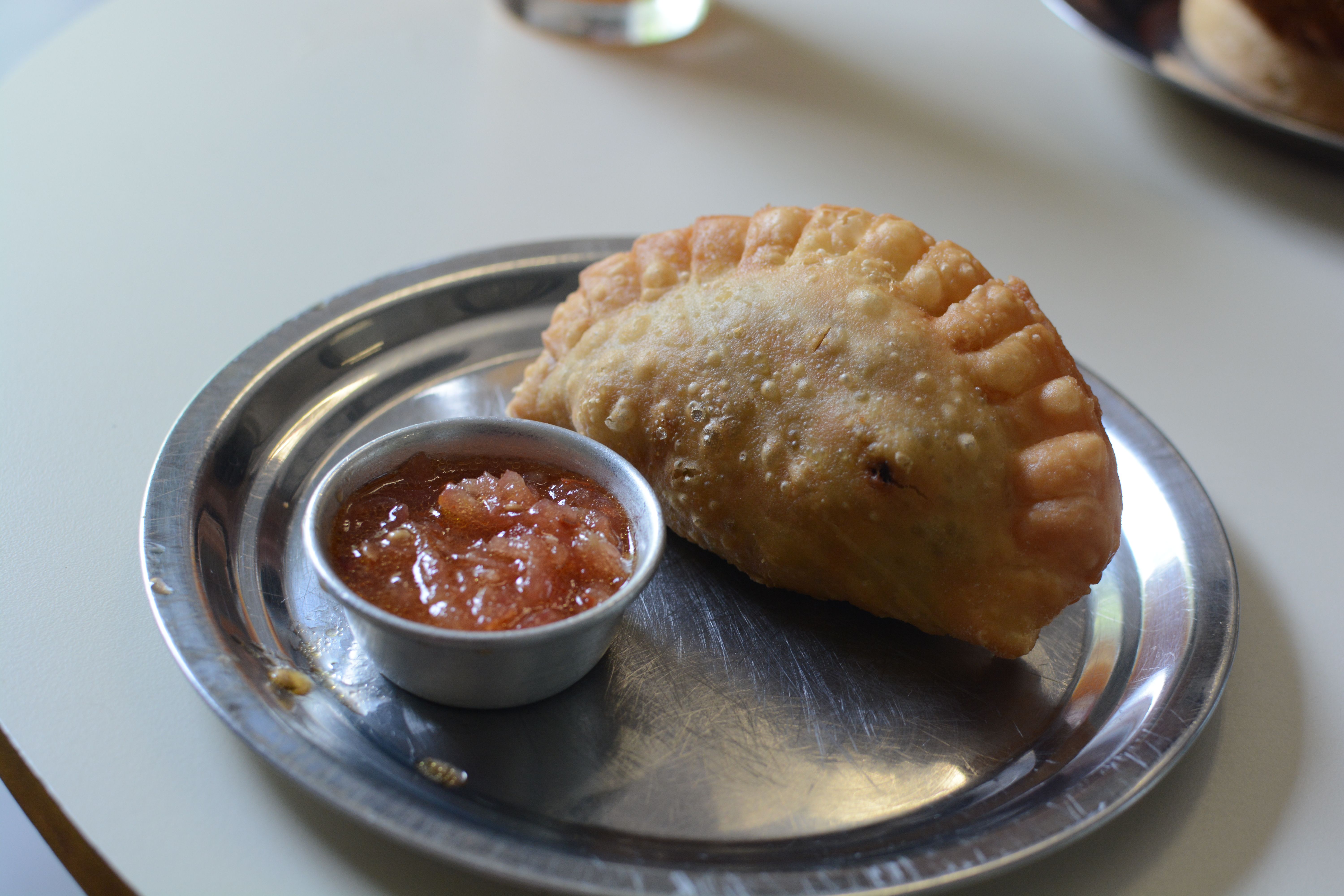 Empanada frita da República Rotisería / Giuliana Nogueira