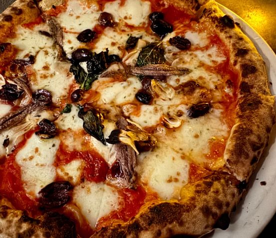 No Brooklyn, Saraghina serve pizzas e massas / Thiago Castanho
