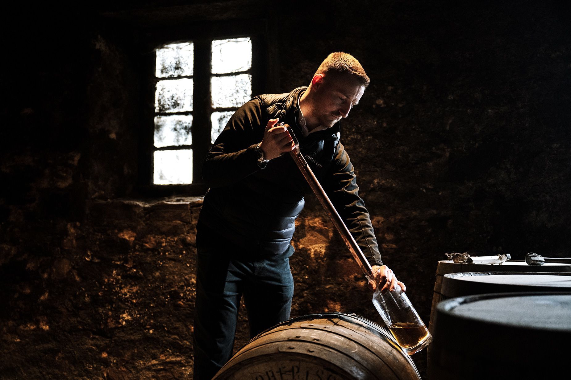 Alexander McDonald, destilador mestre da Port Ellen, diz que a inovação será a chave para o sucesso da marca / Port Ellen Distillery via CNN Newsource