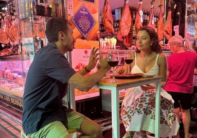 Daniela Filomeno e o chef Borja Marrero no Mercado de Triana