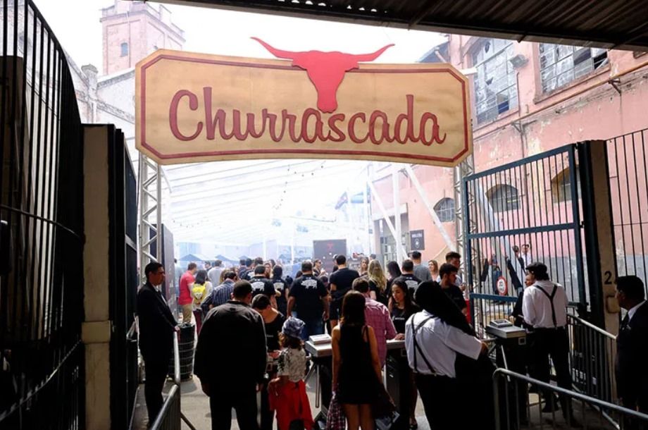 Marca nasceu a partir do Festival Churrascada, que reúne amantes do churrasco com "line-up" de chefs famosos, shows e coquetelaria / Divulgação
